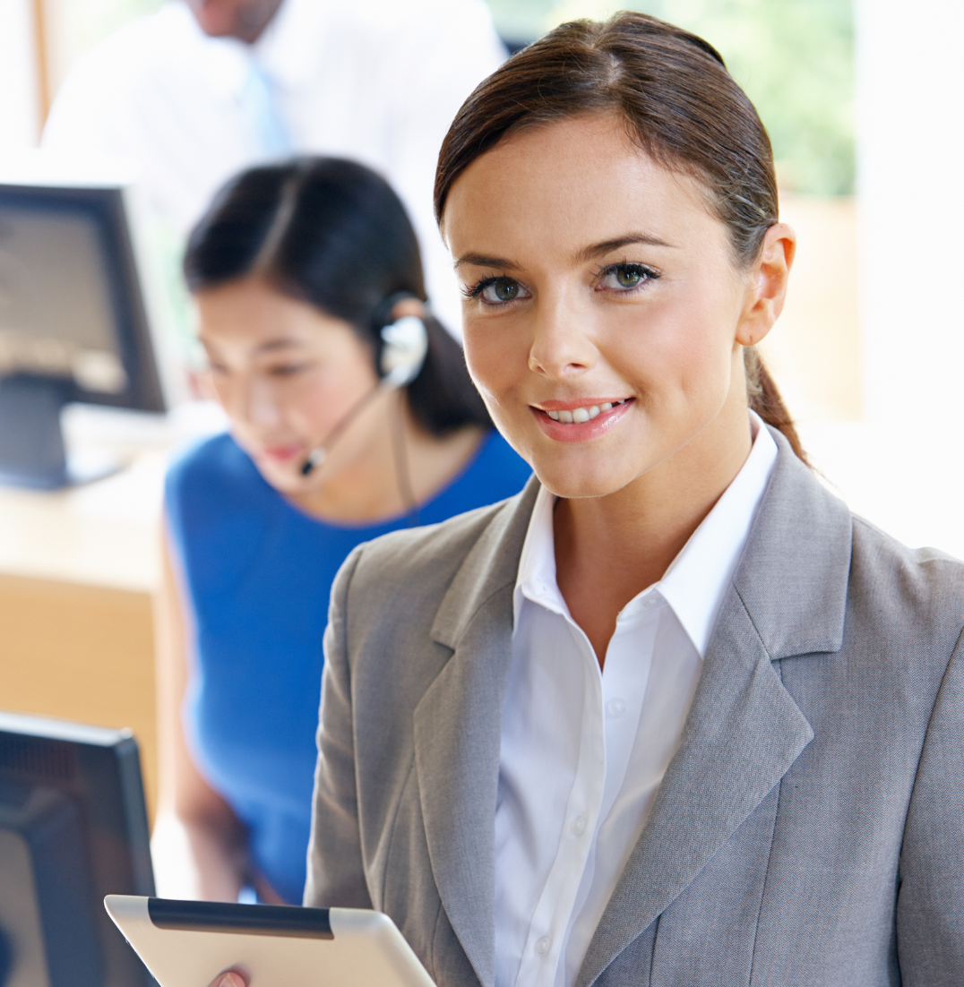 Community manager gestionando anuncios en Meta Ads